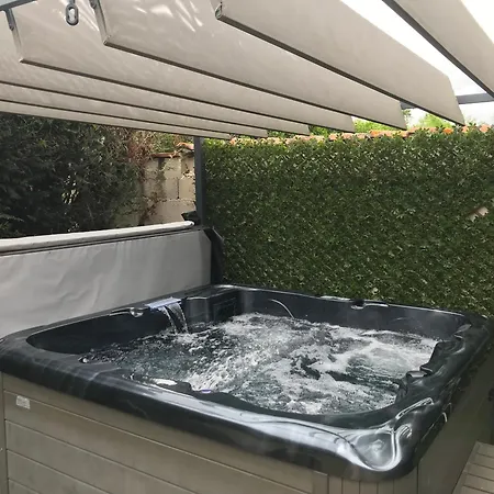 Gite Les Colibris Avec Spa - 6 Personnes Vakantiehuis *